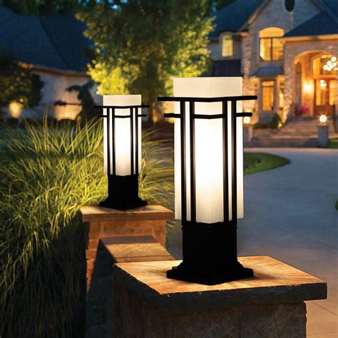 gate pillar lights